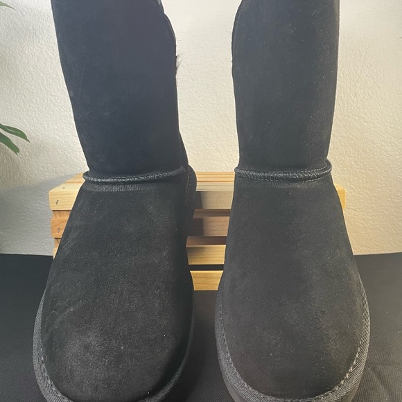 BEARPAW Kylee Suede Water- and Stain-Repellent Boot - Picture 4 of 7